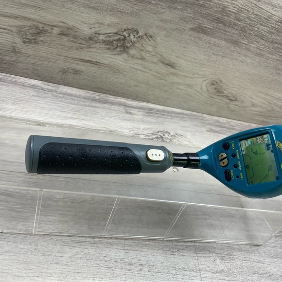 Tiger Sports Feel Golf Handheld Electronic Game 1998 66-001 Vintage Works - Picture 2 of 12